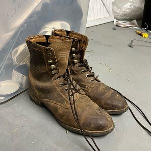 ARIAT  Heritage Lacer boots sz 6.5